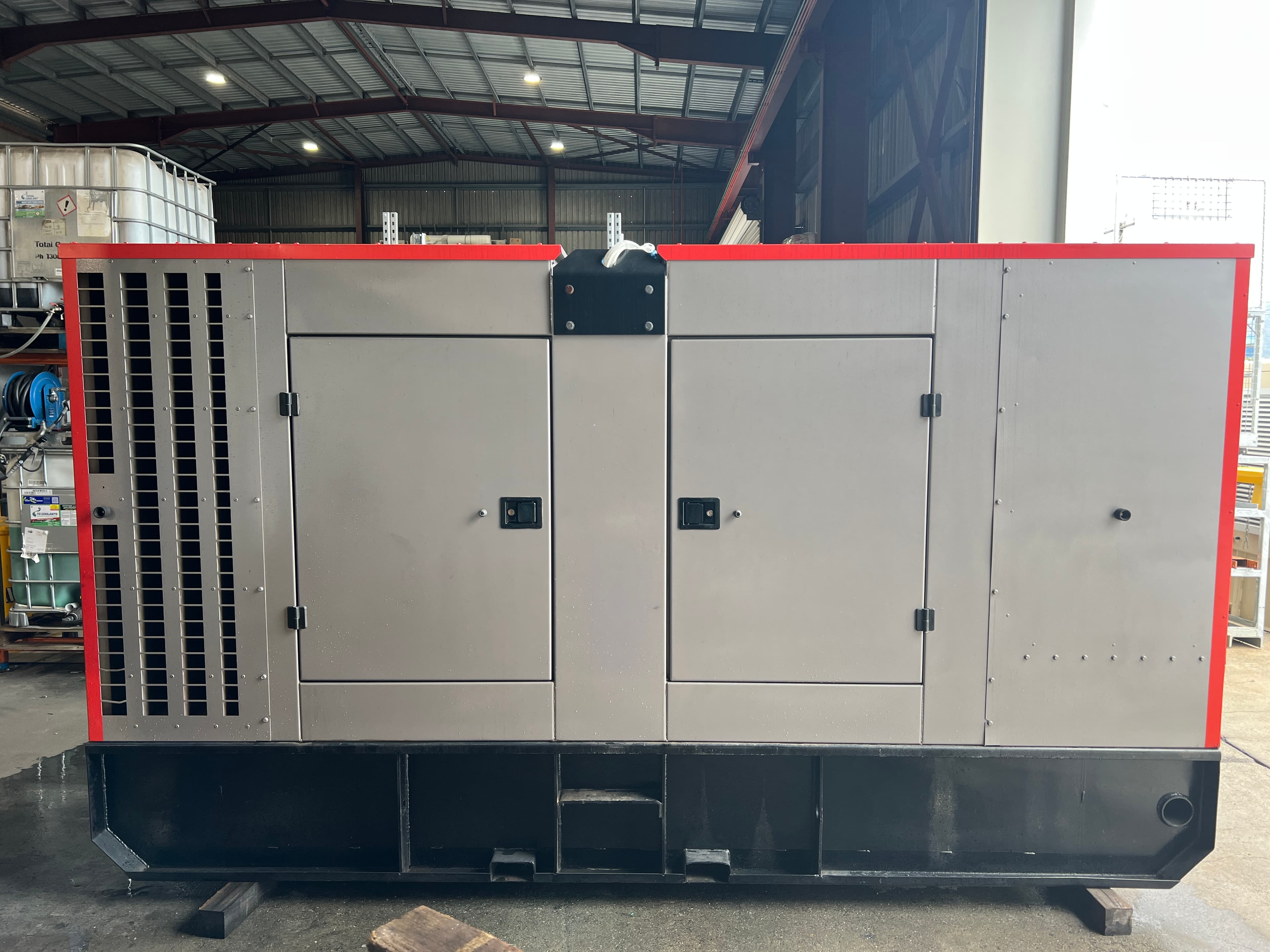 220 kVA Three Phase Generator